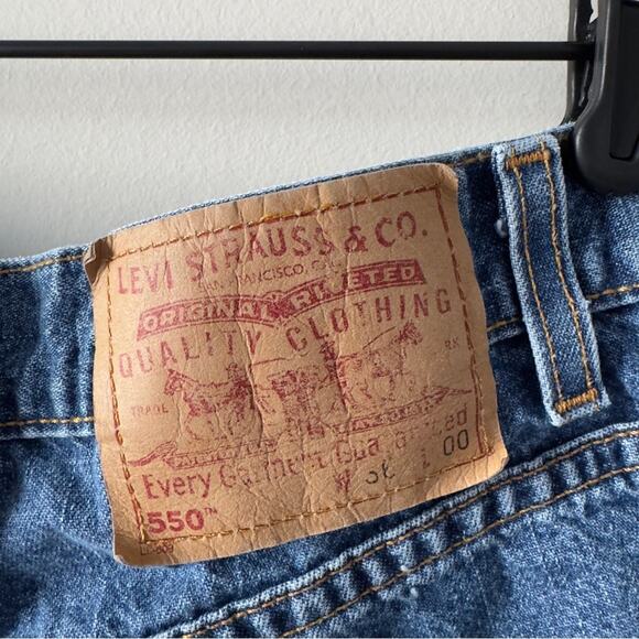 Vintage Levi's 560 Blue Jean Shorts Relaxed Fit 90s zip Button red tab denim 36 - Picture 5 of 14